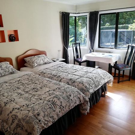 The Little Gem Hotel Waitara Exterior photo