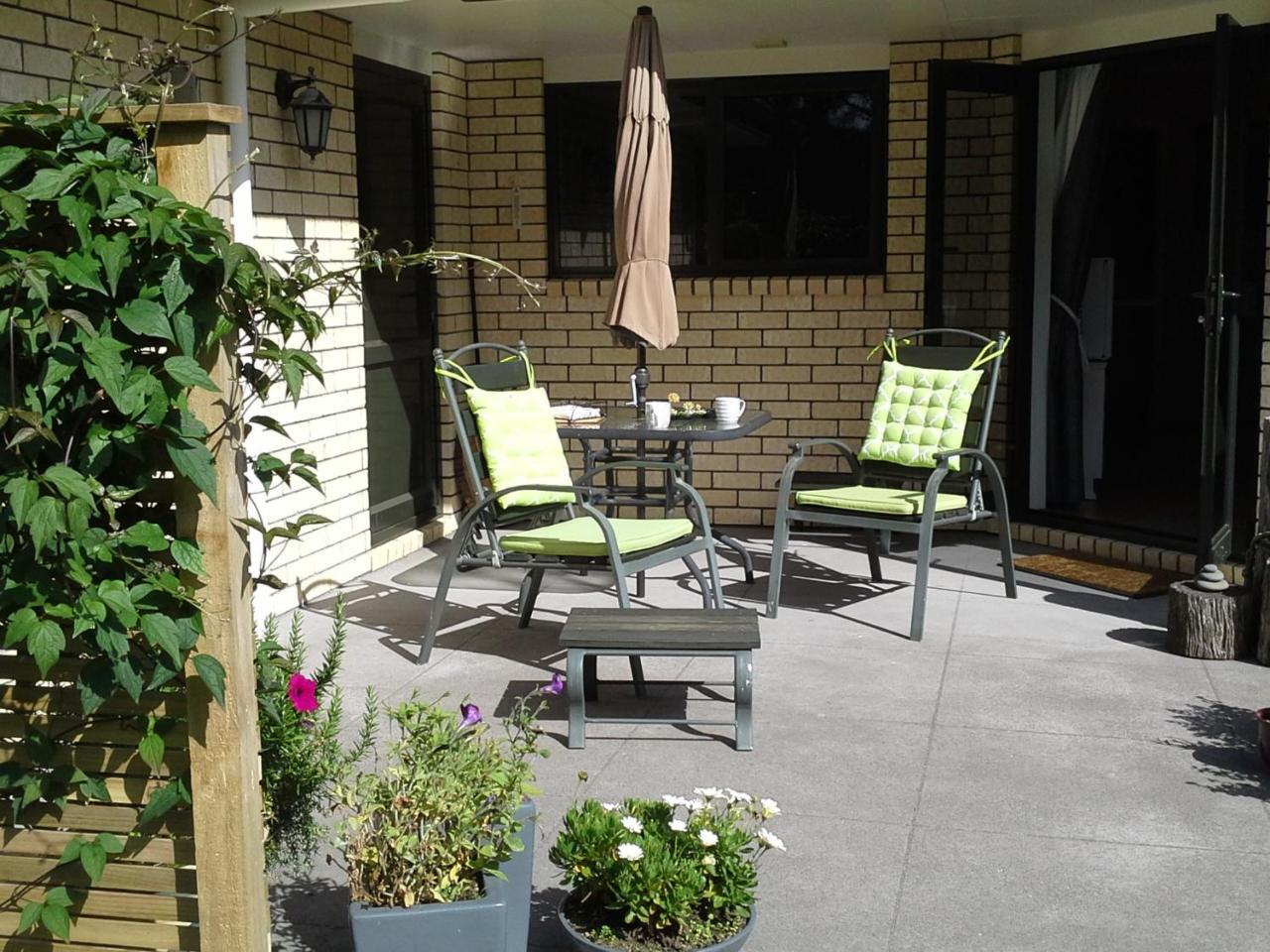 The Little Gem Hotel Waitara Exterior photo
